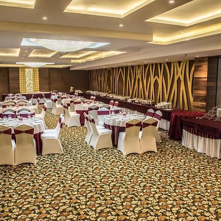 Regenta Central Amritsar Bagian luar foto