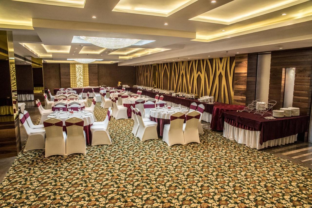 Regenta Central Amritsar Bagian luar foto