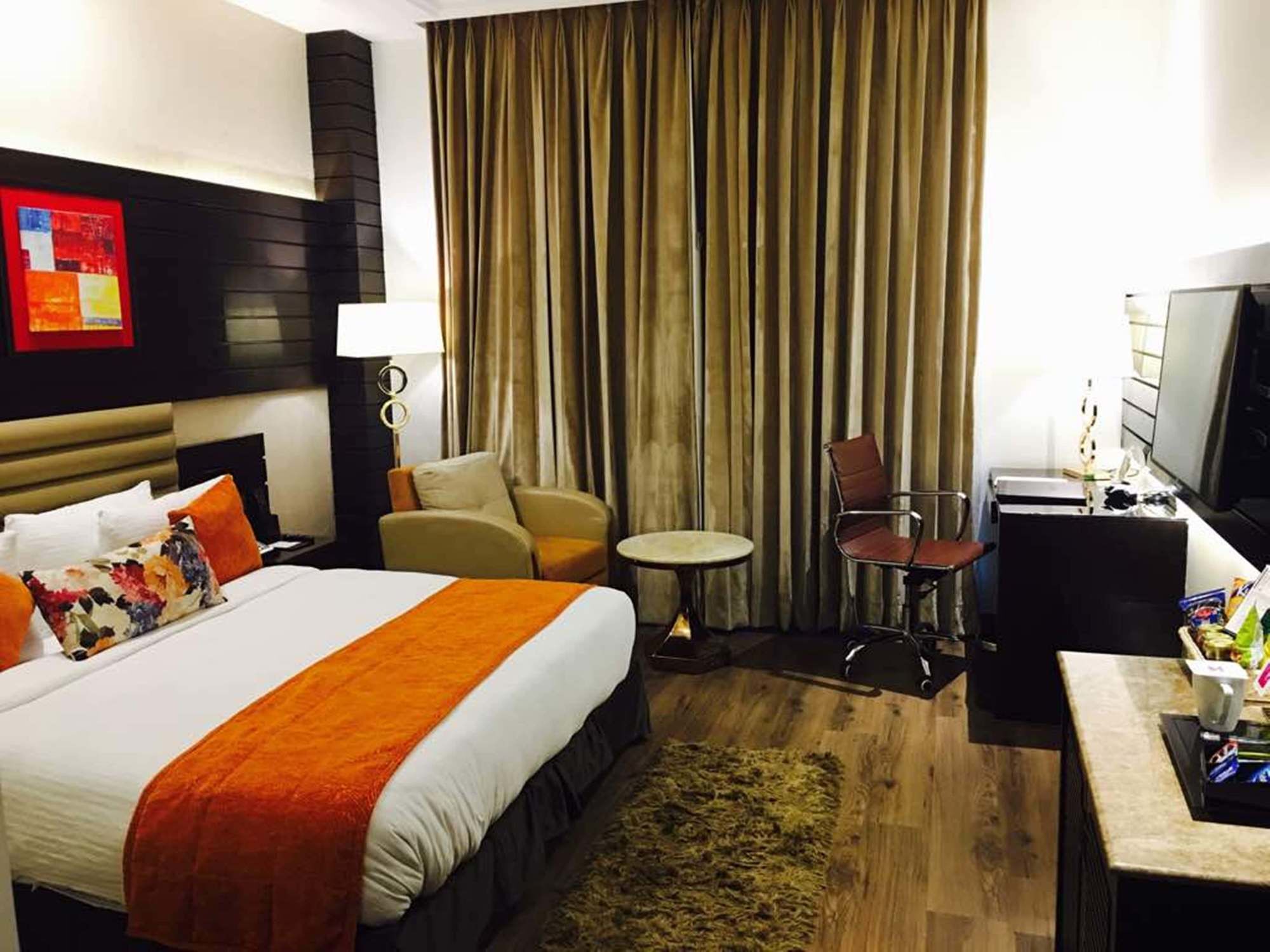 Regenta Central Amritsar Bagian luar foto